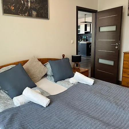 Golden Shore Retreat דירה